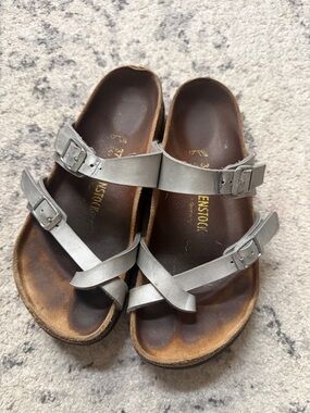 Birkenstock Silver Sandals - Metallic Footbed Slide WOMENS EUR 37 (Size 6/6.5)